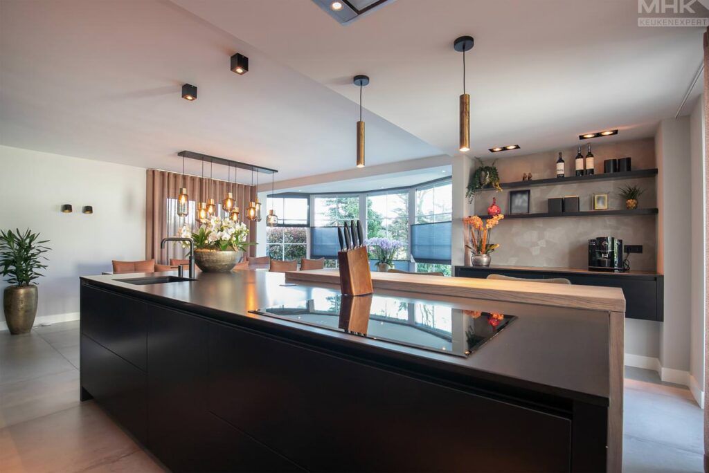 14Keuken-Zwarz-Hout-Verhoeven